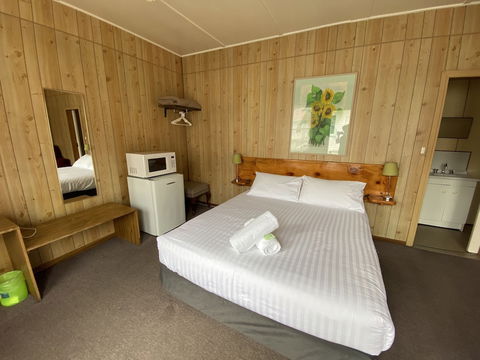 Mountain View Motel Queenstown - Sunshine Coast Guide 2