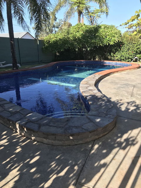 Travelway Motel - Sunshine Coast Guide 0