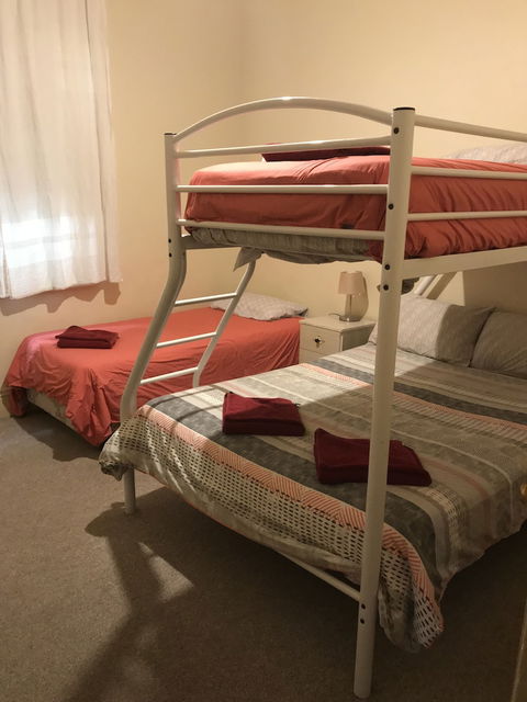 Travelway Motel - Sunshine Coast Guide 4