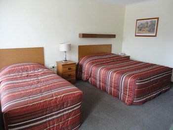 Admella Motel - Sunshine Coast Guide 2