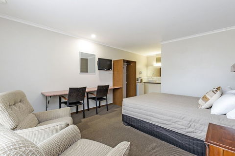Admella Motel - Sunshine Coast Guide 4