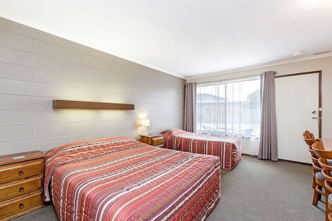 Admella Motel - Sunshine Coast Guide 6