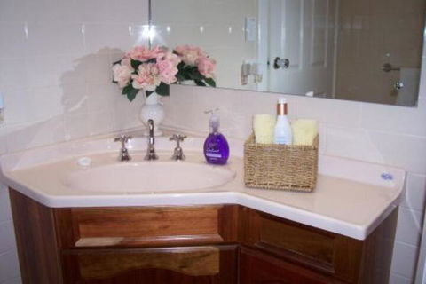 Cottage On Tottenham - Sunshine Coast Guide 5