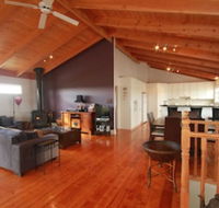 Pelican Sands Bed  Breakfast - Sunshine Coast Guide