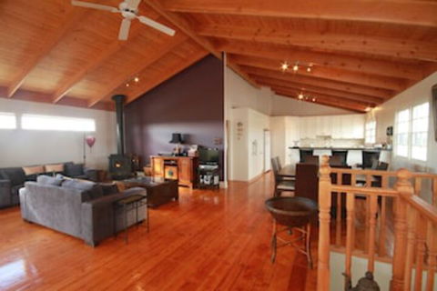 Pelican Sands Bed & Breakfast - Sunshine Coast Guide 0