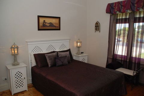Pelican Sands Bed & Breakfast - Sunshine Coast Guide 6