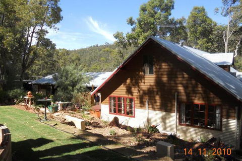 Bickley Valley Retreat - Sunshine Coast Guide 7