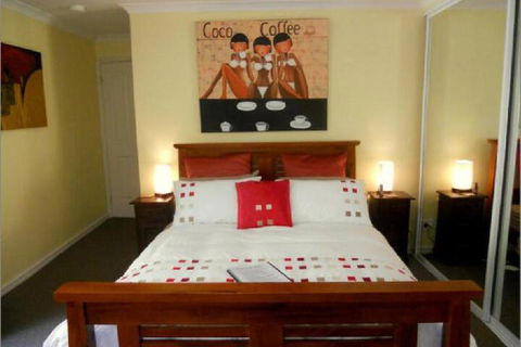 Bickley Valley Retreat - Sunshine Coast Guide 3