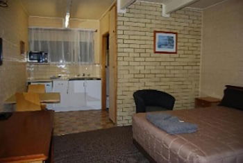 Coastal Comfort Motel - Sunshine Coast Guide 4