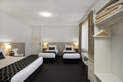 Adelaide Road Motor Lodge - Sunshine Coast Guide 6