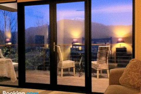 Birches Luxury Spa Chalets - Sunshine Coast Guide 0