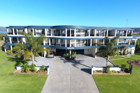 Apollo Apartments - Sunshine Coast Guide 1