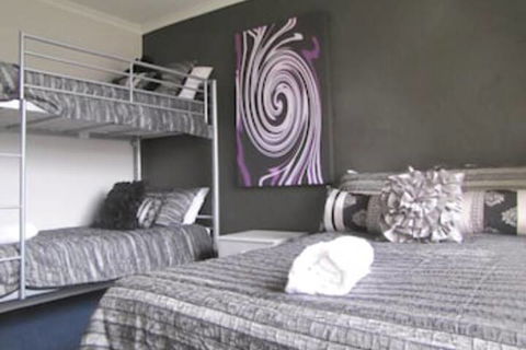 Apollo Apartments - Sunshine Coast Guide 3