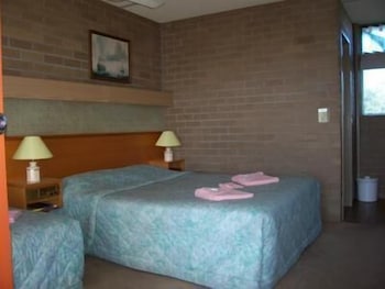 Town Centre Motor Inn - Sunshine Coast Guide 4