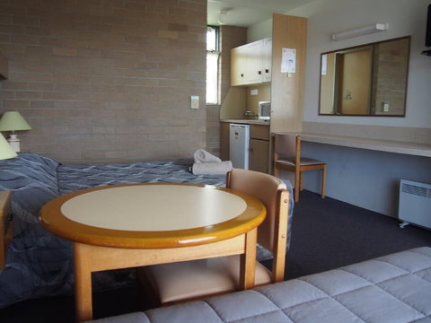 Town Centre Motor Inn - Sunshine Coast Guide 5