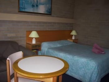 Town Centre Motor Inn - Sunshine Coast Guide 3