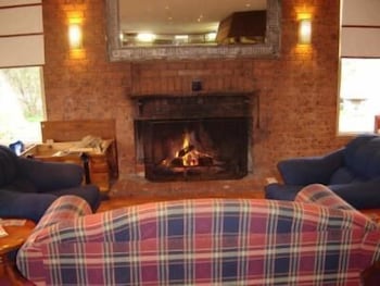 Merrijig Motor Inn Resort - Sunshine Coast Guide 0