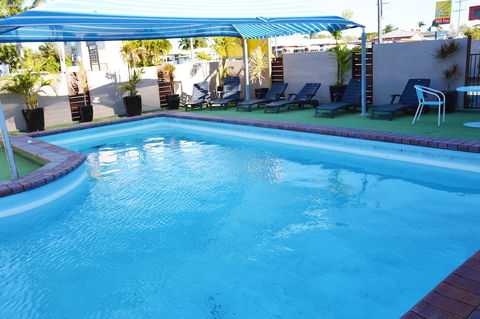 Rover Holiday Units - Sunshine Coast Guide 5