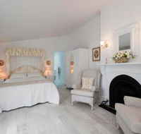 White Dove Cottage Bed  Breakfast - Sunshine Coast Guide