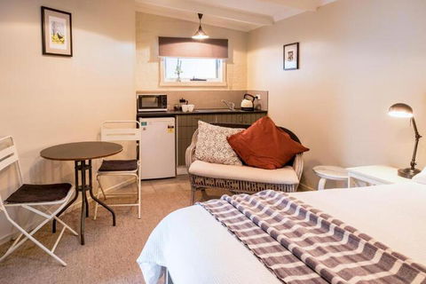 Aggies Bed & Breakfast - Sunshine Coast Guide 6