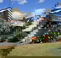 Melville House - Sunshine Coast Guide
