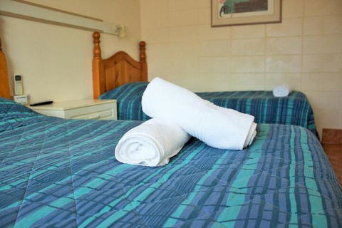 Town Centre Motel - Sunshine Coast Guide 7