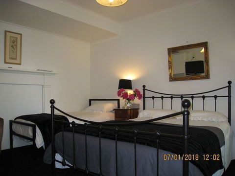 Hi George Bed & Breakfast - Sunshine Coast Guide 6