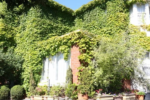 Kilmarnock House - Sunshine Coast Guide 1