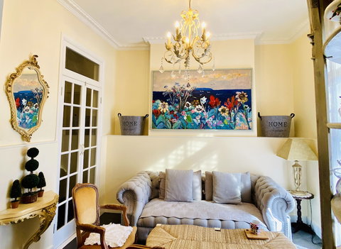 The Mews Motel - Sunshine Coast Guide 6