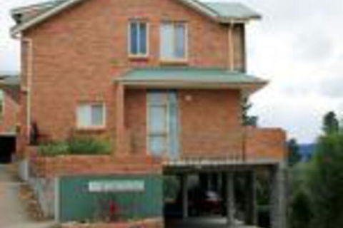 Twin Seasons 5 Deluxe Holiday Apartment - Sunshine Coast Guide 0