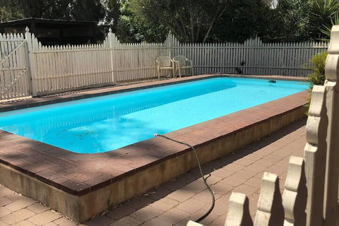 Olde Horsham Motor Inn - Sunshine Coast Guide 4