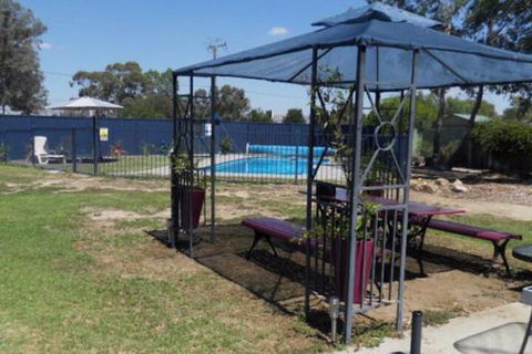Glenndale Park Motel - Sunshine Coast Guide 2