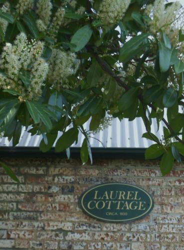 Laurel Cottage - Sunshine Coast Guide 1