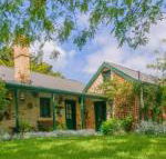 Laurel Cottage - Sunshine Coast Guide