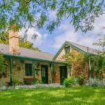 Laurel Cottage - Sunshine Coast Guide 0