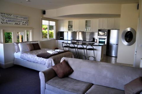 Belton Apartments - Sunshine Coast Guide 6
