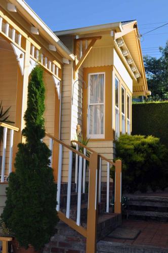 Belton Apartments - Sunshine Coast Guide 2