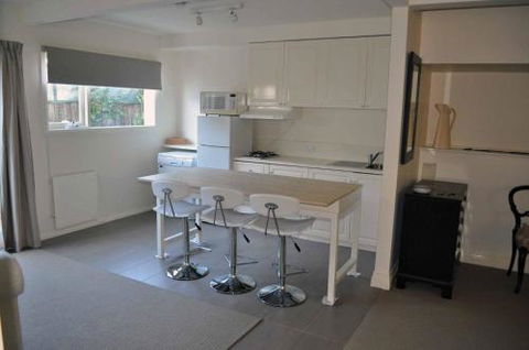 Belton Apartments - Sunshine Coast Guide 1
