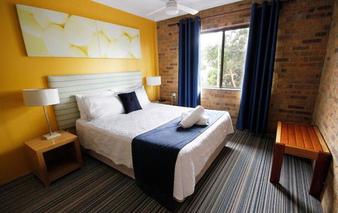 Hawks Nest Motel - Sunshine Coast Guide 6