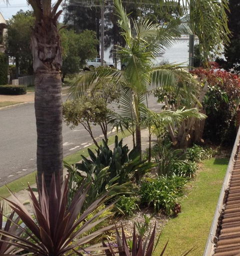Hawks Nest Motel - Sunshine Coast Guide 5
