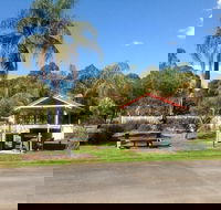 Gloucester Country Lodge - Sunshine Coast Guide