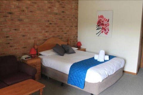 Aristocrat Waurnvale Motel - Sunshine Coast Guide 3