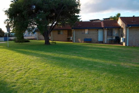 Esperance Beachfront Resort - Sunshine Coast Guide 0