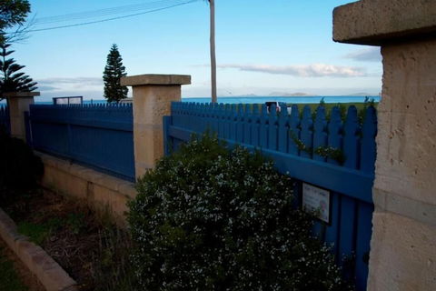 Esperance Beachfront Resort - Sunshine Coast Guide 2