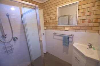 Esperance Beachfront Resort - Sunshine Coast Guide 3