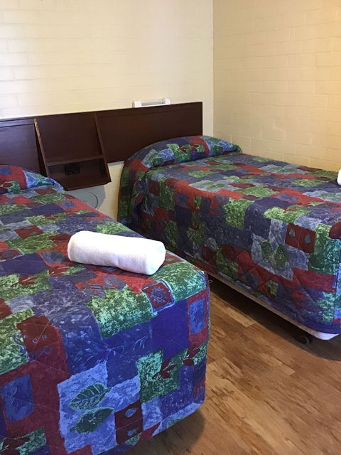 Bayview Motel - Sunshine Coast Guide 3