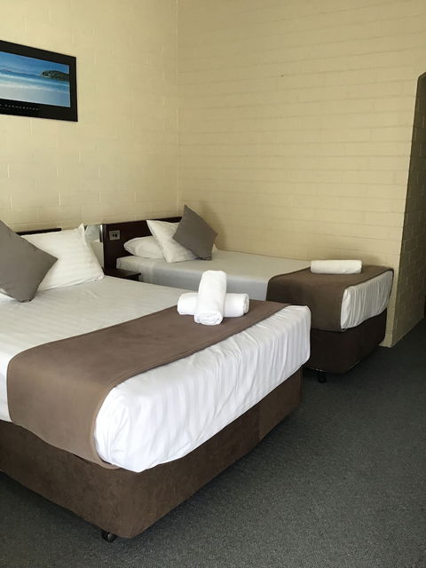 Bayview Motel - Sunshine Coast Guide 2