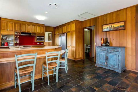 Adriennes Country Retreat - Sunshine Coast Guide 3
