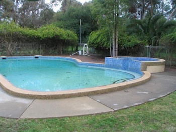 Greenacres Motel - Sunshine Coast Guide 3