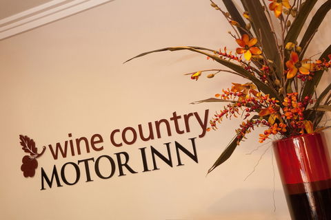 Wine Country Motor Inn - Sunshine Coast Guide 1